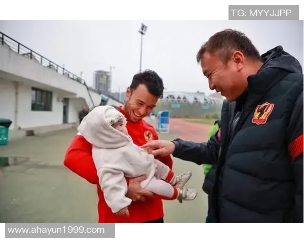 足球明星别克哈木的传奇之路与场外生活的精彩瞬间 足球明星别克哈木的传奇之路与场外生活的精彩瞬间