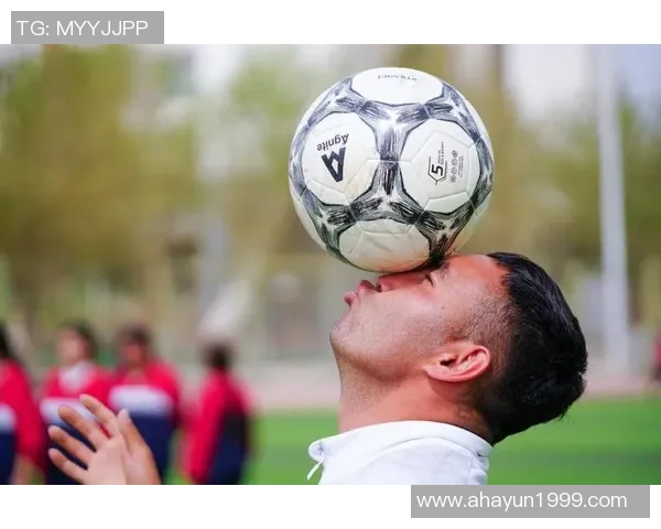 扎小辫子足球明星的成长之路与场上风采揭秘