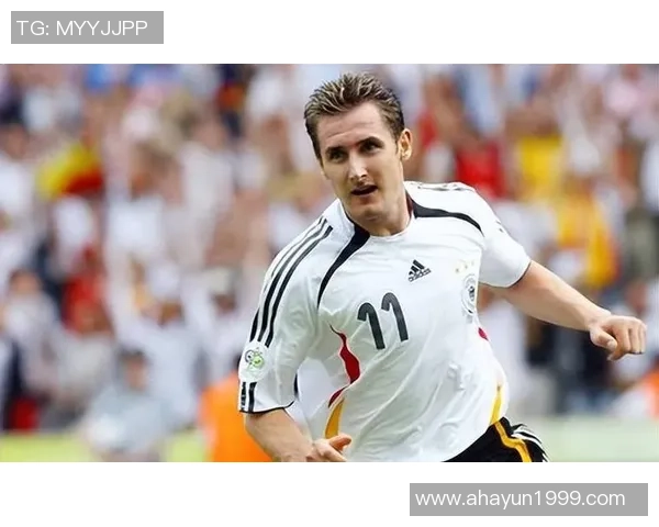 足球明星队颜值大比拼谁是场上最帅的球员引发热议